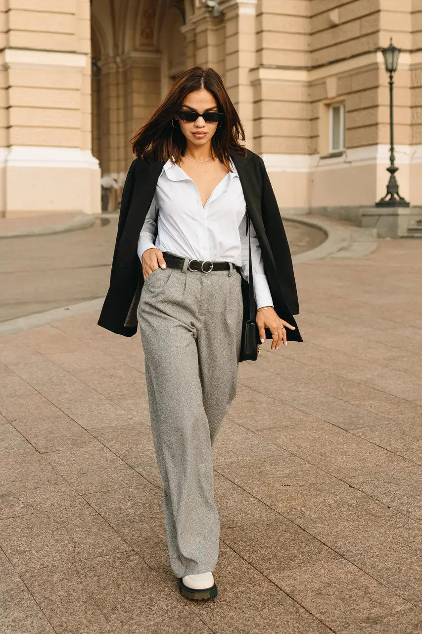 Sophisticated Elegance: Womens Wide Leg Cashmere Trousers in Shade of Grey